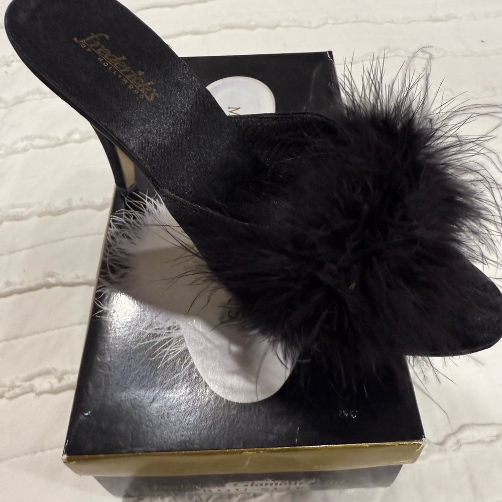 Elegant Black Feathered Women's Heels